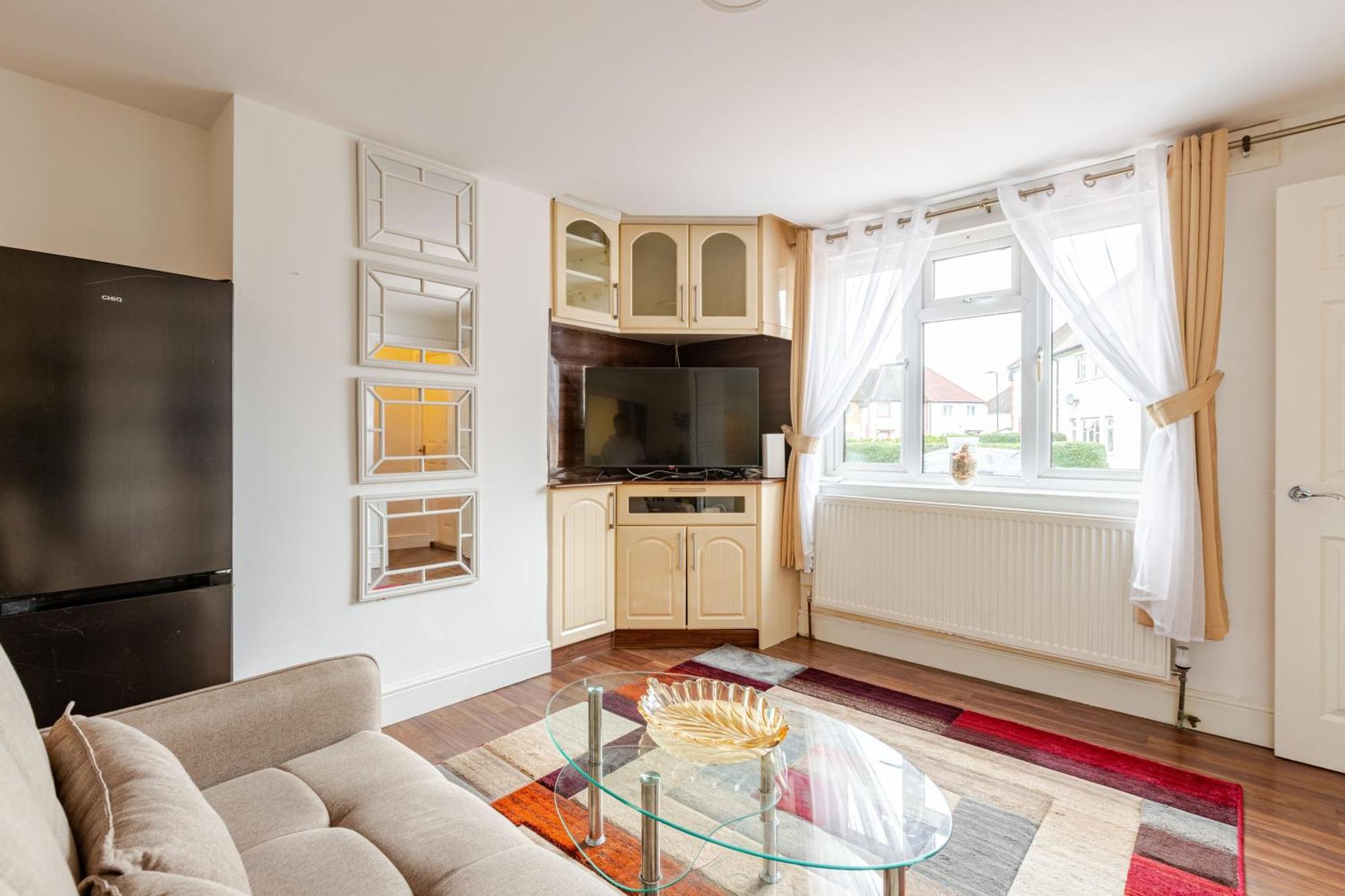 Apartment Parkside Haven, Modern 2-bed Flat With Ensuites, Free Parking & Self Check-in *